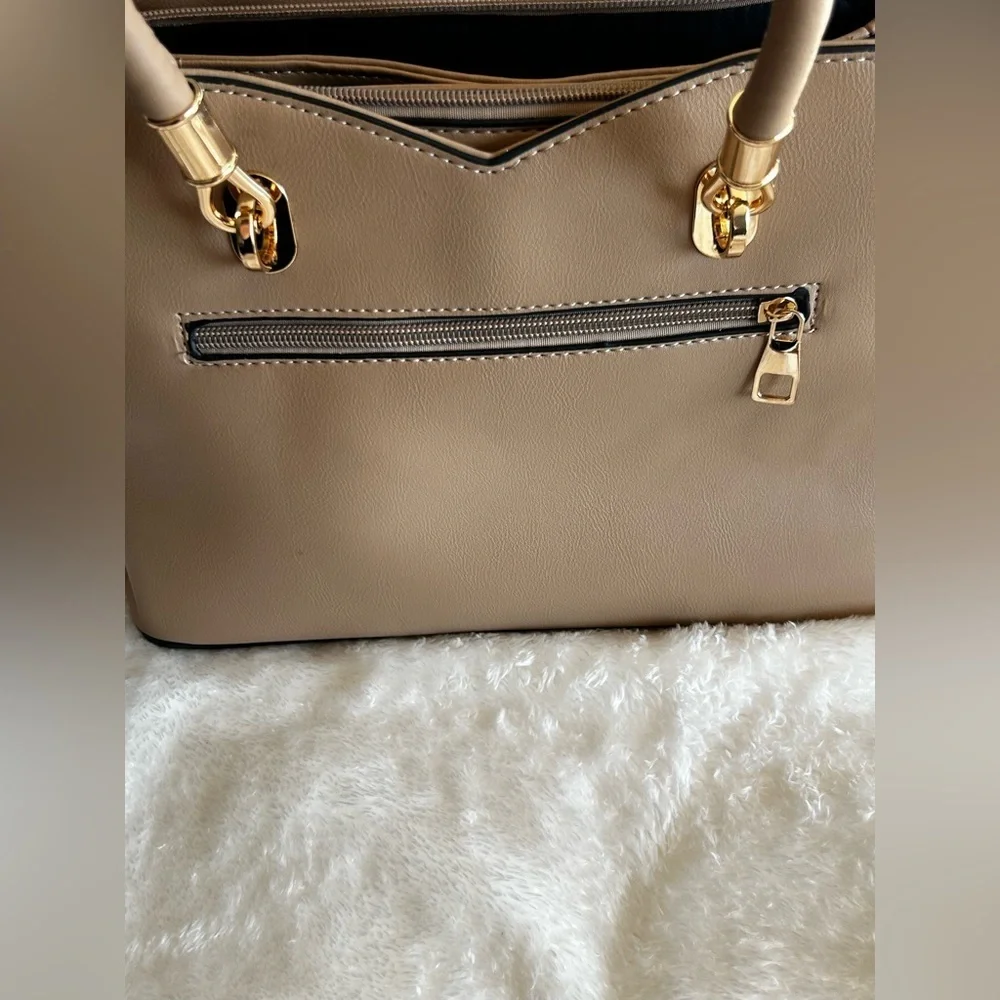 SiMYEER White And Tan Satchel